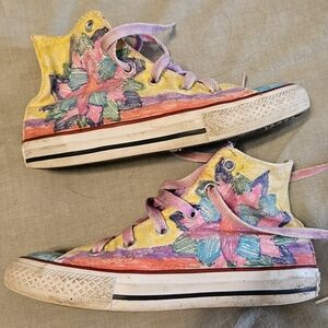 Converse Hitop Chucks - Kids Size 1